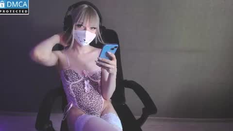 Snapshot of mrediana chatting on 06.28.26 mrediana online show from 06.28.26
