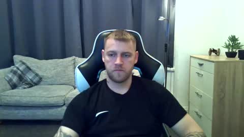 Snapshot of mrengland86566 chatting on 02.12.26 mrengland86566 online show from 02.12.26