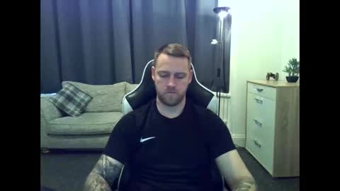 Snapshot of mrengland86566 chatting on 02.18.26 mrengland86566 online show from 02.18.26