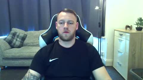 Snapshot of mrengland86566 chatting on 03.07.26 mrengland86566 online show from 03.07.26