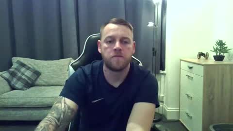 Snapshot of mrengland86566 chatting on 03.10.26 mrengland86566 online show from 03.10.26