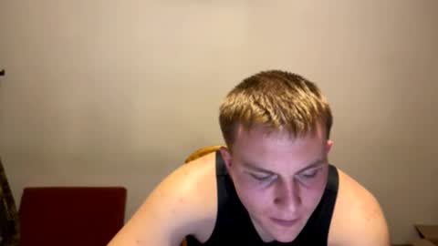 Snapshot of mrheat_ chatting on 10.26.25 Max online show from 10.26.25