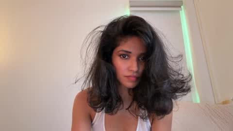 Snapshot of mriea_ chatting on 04.27.26 mriea_ online show from 04.27.26