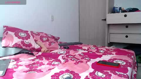 INDEPENDT MODEL - Twitter mrmickke online show from 12.06.24