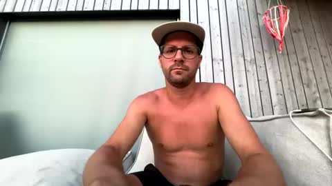 Snapshot of mrnieve chatting on 07.29.26 mrnieve online show from 07.29.26