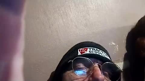 Snapshot of mrnmrsfucks4u2 chatting on 12.21.24 Mrnmrsfucks4u2 online show from 12.21.24