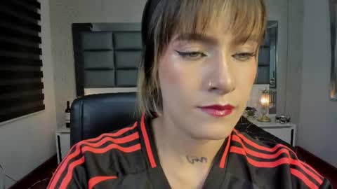 Snapshot of mrs_regina_clk chatting on 06.18.26 Regina online show from 06.18.26