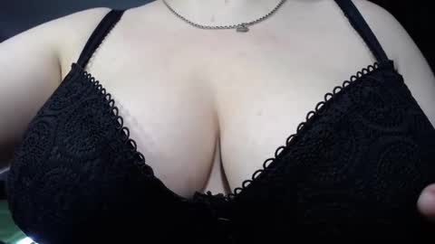 Snapshot of mrs_smith__ chatting on 12.24.24 mrs_smith__ online show from 12.24.24
