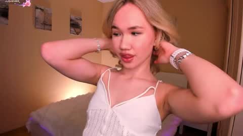 Snapshot of mrs_youwant chatting on 05.18.26 Mia online show from 05.18.26