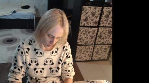 Snapshot of mrsluck chatting on 04.26.26 Sasha online show from 04.26.26
