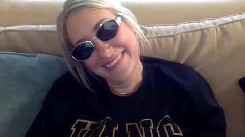 MrsPrissXO online show from 04.30.26
