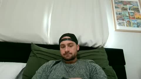 Snapshot of mrthickly818 chatting on 02.18.26 mrthickly818 online show from 02.18.26