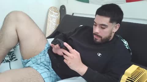 Snapshot of mrthickumss chatting on 05.23.26 youngshyathlete online show from 05.23.26