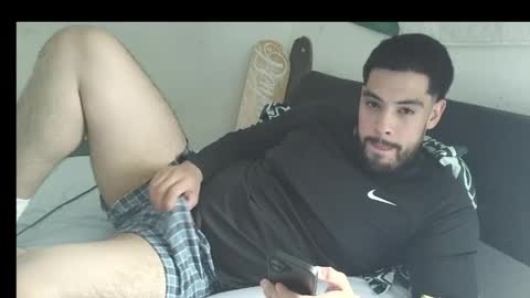 Snapshot of mrthickumss chatting on 05.25.26 youngshyathlete online show from 05.25.26