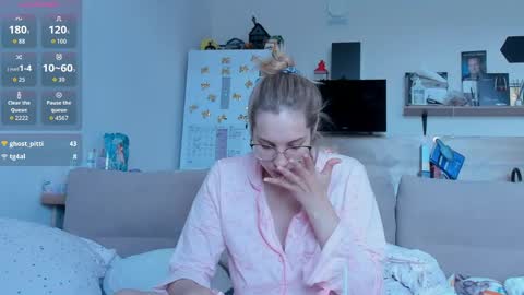 Snapshot of ms_foryou chatting on 05.10.26 Ms ForYOU online show from 05.10.26