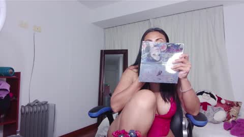Snapshot of ms_freya chatting on 12.24.24 Freya online show from 12.24.24