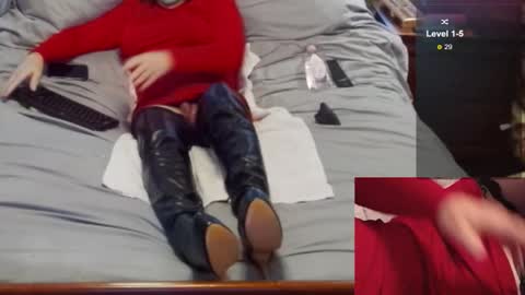 Snapshot of ms_jen chatting on 11.30.25 Jennifer online show from 11.30.25