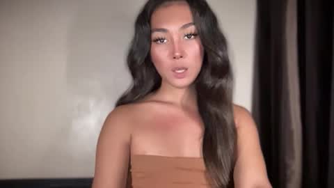 Snapshot of ms_kiana chatting on 10.14.25 CALL ME KIANA online show from 10.14.25