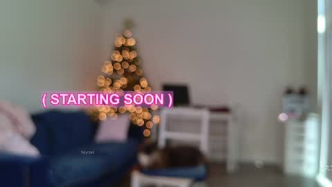 Snapshot of ms_mochii chatting on 07.11.26 R o r i SnapChat heyroriv2 wednesday - sunday Noon oclock mountain - 5pm mountain online show from 07.11.26