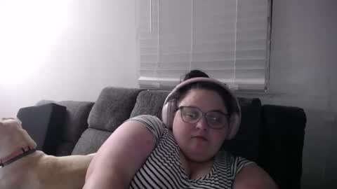 Snapshot of mscamirose15 chatting on 11.06.25 Ms. Cami Rose online show from 11.06.25