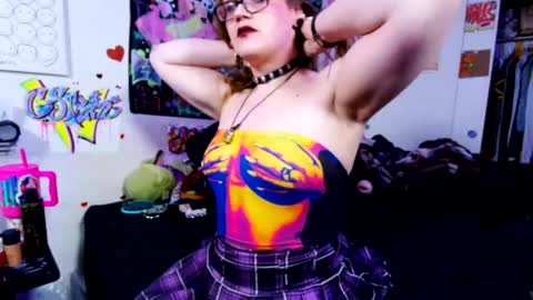 Snapshot of mscuntyluxxe chatting on 05.05.26 Cunty Luxxe online show from 05.05.26