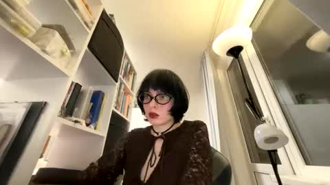 Snapshot of msroxanna chatting on 02.25.26 msroxanna online show from 02.25.26