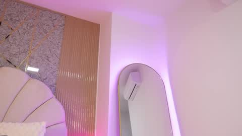 Snapshot of mssburbuja chatting on 11.14.25 Manuela online show from 11.14.25