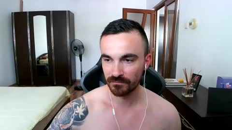 Snapshot of mu5clemania chatting on 07.16.26 Victor online show from 07.16.26