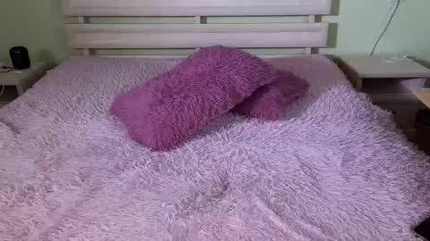 Snapshot of muawallace chatting on 09.18.25 Mia online show from 09.18.25