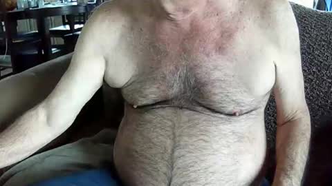 Snapshot of muff3ater chatting on 12.20.25 muff3ater online show from 12.20.25