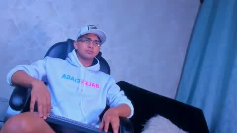 Snapshot of muichiro_tokito1 chatting on 12.23.24 muichiro tokito1 online show from 12.23.24