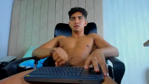 Snapshot of muichiro_tokito1 chatting on 02.13.25 muichiro tokito1 online show from 02.13.25