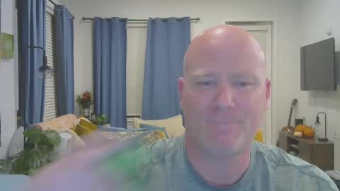 Snapshot of multipopper chatting on 10.04.25 multipopper online show from 10.04.25