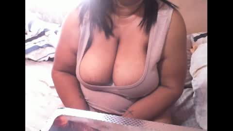 Snapshot of munniegalz1 chatting on 01.26.25 your angel online show from 01.26.25