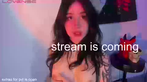 kimi- independent model online show from 09.10.25