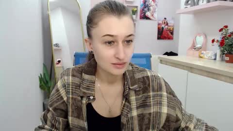 Snapshot of muriel_elvin chatting on 10.27.25 muriel_elvin online show from 10.27.25