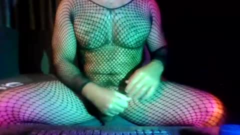 Snapshot of muscbttmbitch chatting on 06.17.26 muscbttmbitch online show from 06.17.26