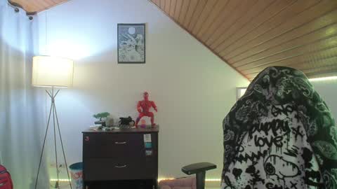 Snapshot of muscle_cock32 chatting on 12.17.24 David Big online show from 12.17.24