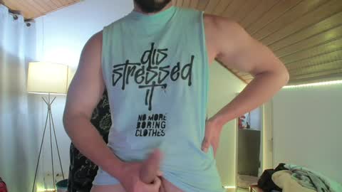 Snapshot of muscle_cock32 chatting on 12.19.24 David Big online show from 12.19.24