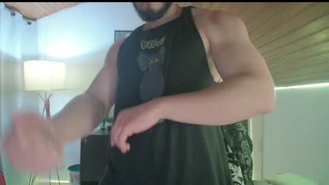Snapshot of muscle_cock32 chatting on 01.27.25 David Big online show from 01.27.25