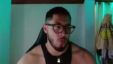 Snapshot of muscle_cock32 chatting on 09.16.25 David Big online show from 09.16.25