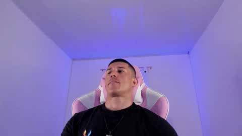 Muscle Man online show from 12.22.25