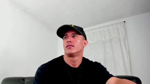 Snapshot of muscle_man07 chatting on 07.12.26 Muscle Man online show from 07.12.26