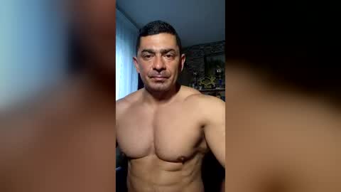 Snapshot of musclebredon chatting on 06.12.26 BRENDON online show from 06.12.26
