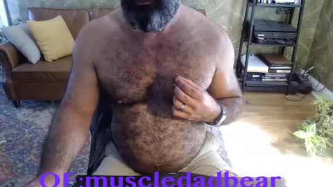 Snapshot of muscledadbear chatting on 09.09.25 Jordan El Din online show from 09.09.25