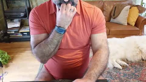 Snapshot of muscledadbear chatting on 12.04.25 Jordan El Din online show from 12.04.25