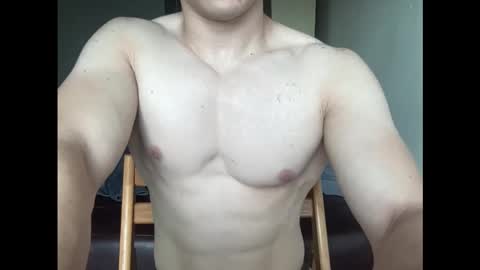 Snapshot of muscledoctor24 chatting on 10.12.25 Everet online show from 10.12.25