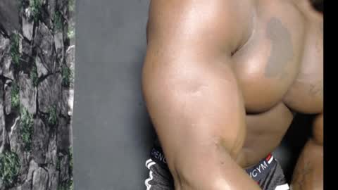 Snapshot of musclegodsammy23 chatting on 01.24.25 musclegod23 online show from 01.24.25