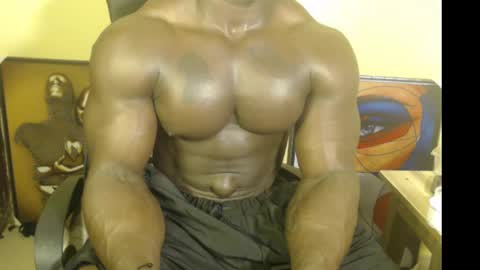 Snapshot of musclegodsammy23 chatting on 03.04.25 musclegod23 online show from 03.04.25