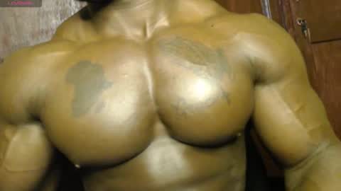 Snapshot of musclegodsammy23 chatting on 09.20.25 musclegod23 online show from 09.20.25